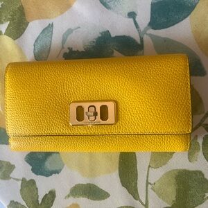 ✨ Michael Kors wallet